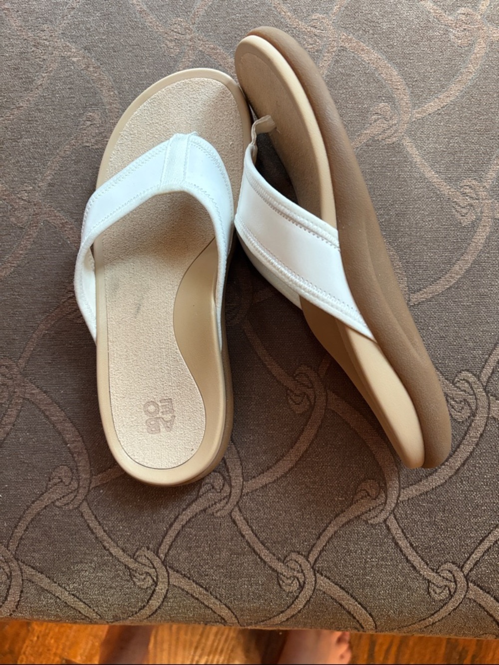 Abeo White and Tan leather upper Women’s Cushioned Flip Flop Sandals